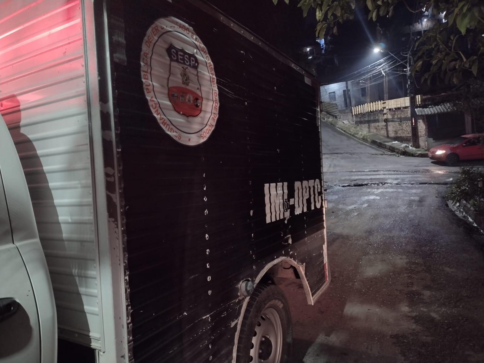 Catador de sucata é morto a tiros após ser chamado na porta de casa em Manaus