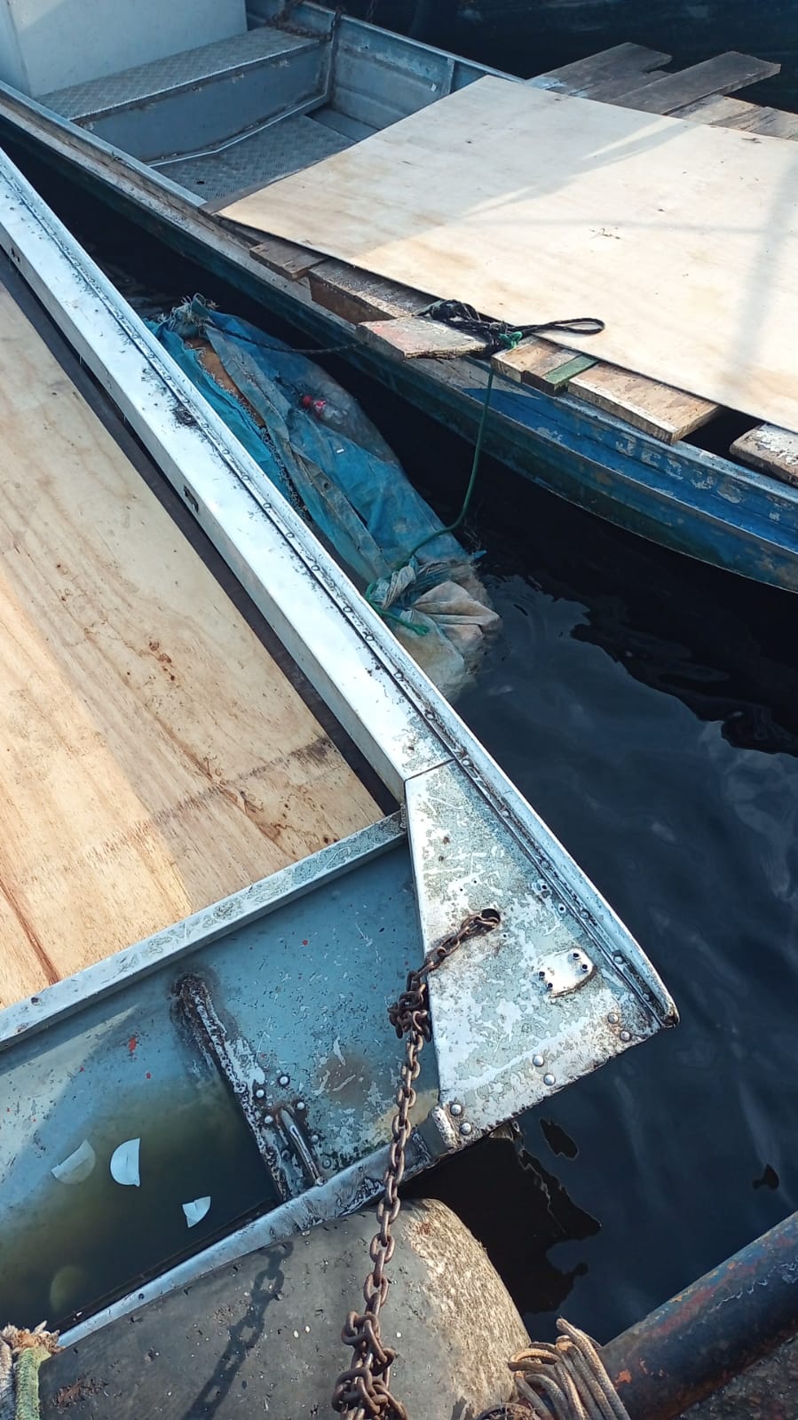 Corpo é encontrado boiando em rio no Centro de Manaus
