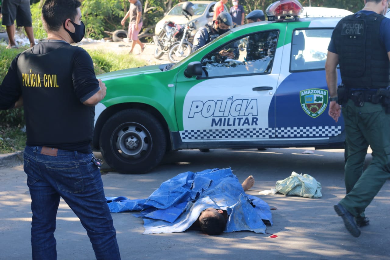Jovem é assassinado quando iria visitar cunhada em feira de Manaus