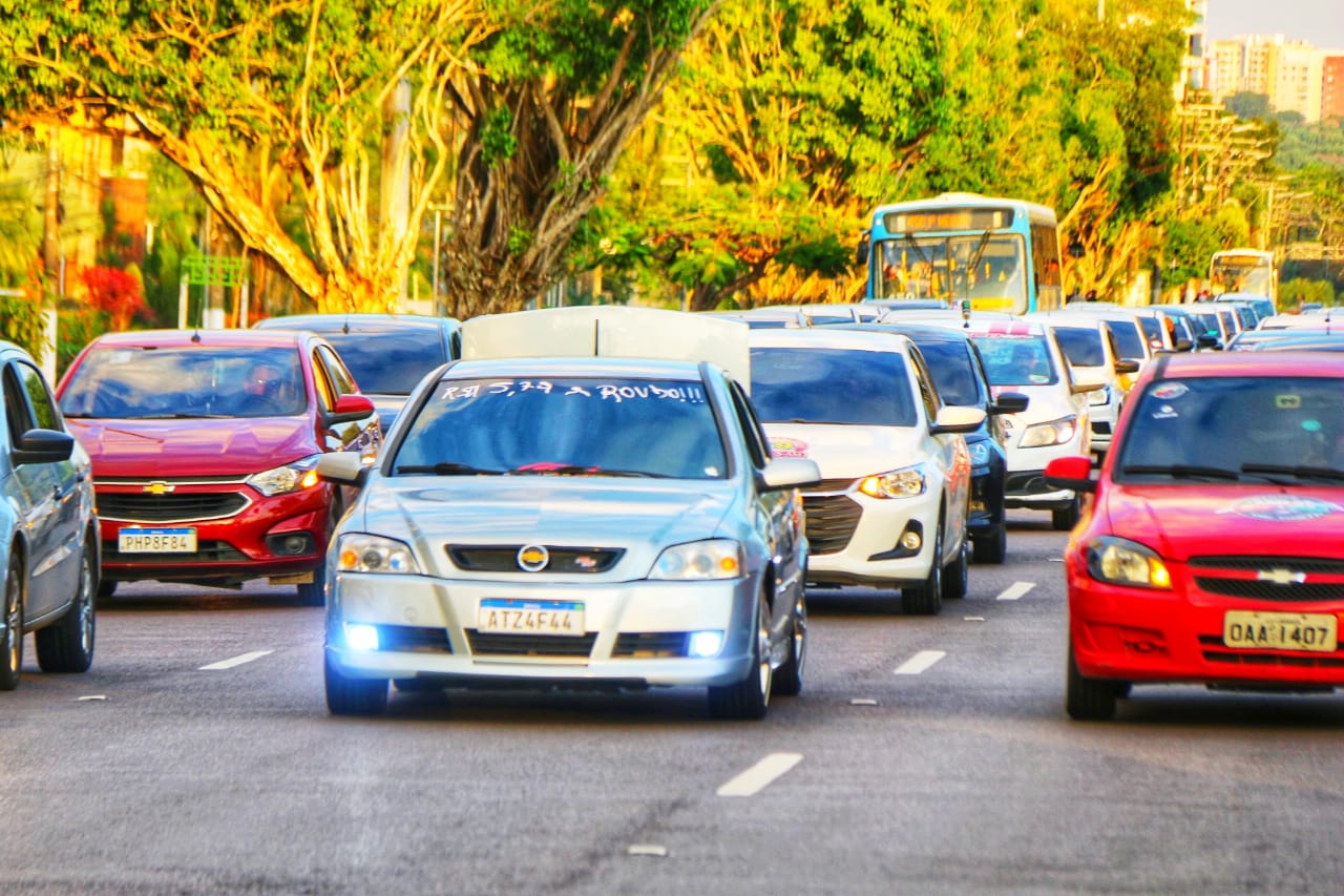 Manifestação por preço da gasolina em Manaus causa cancelamentos em apps de transporte