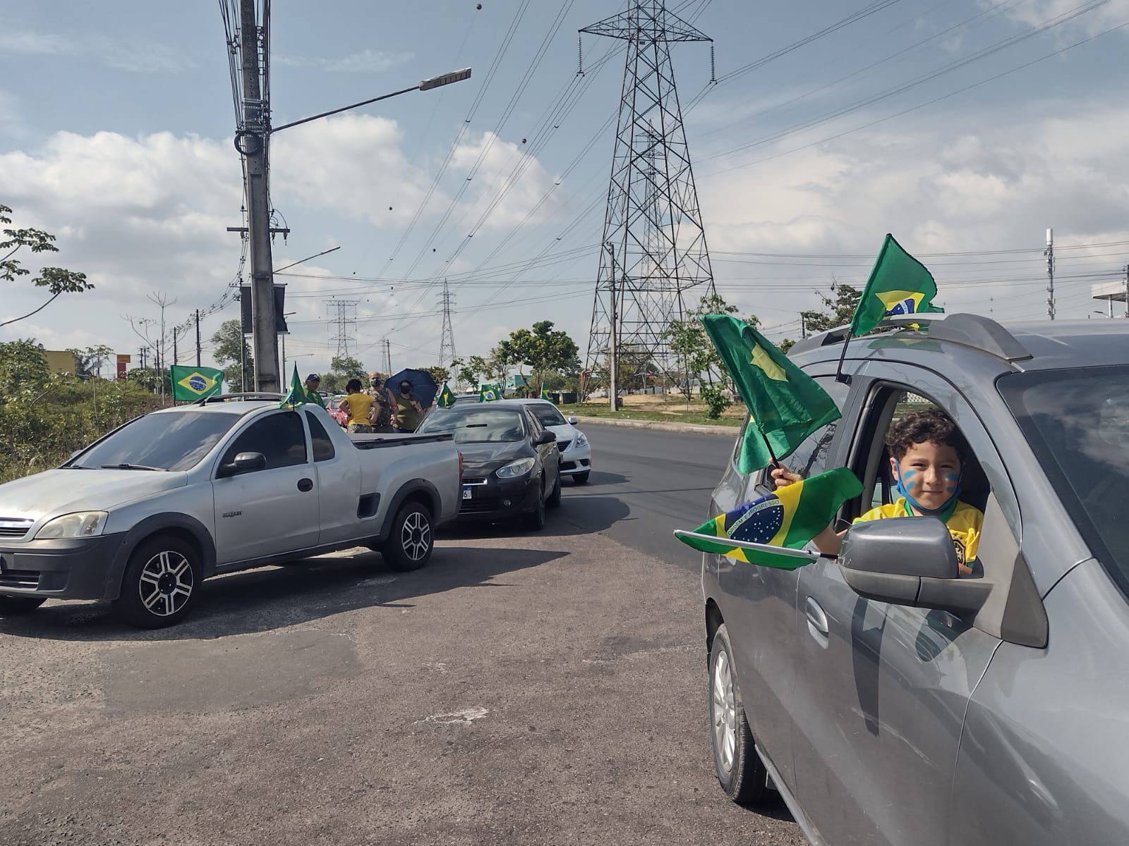 Vídeo: Manifestantes iniciam carreata a favor do voto impresso em Manaus