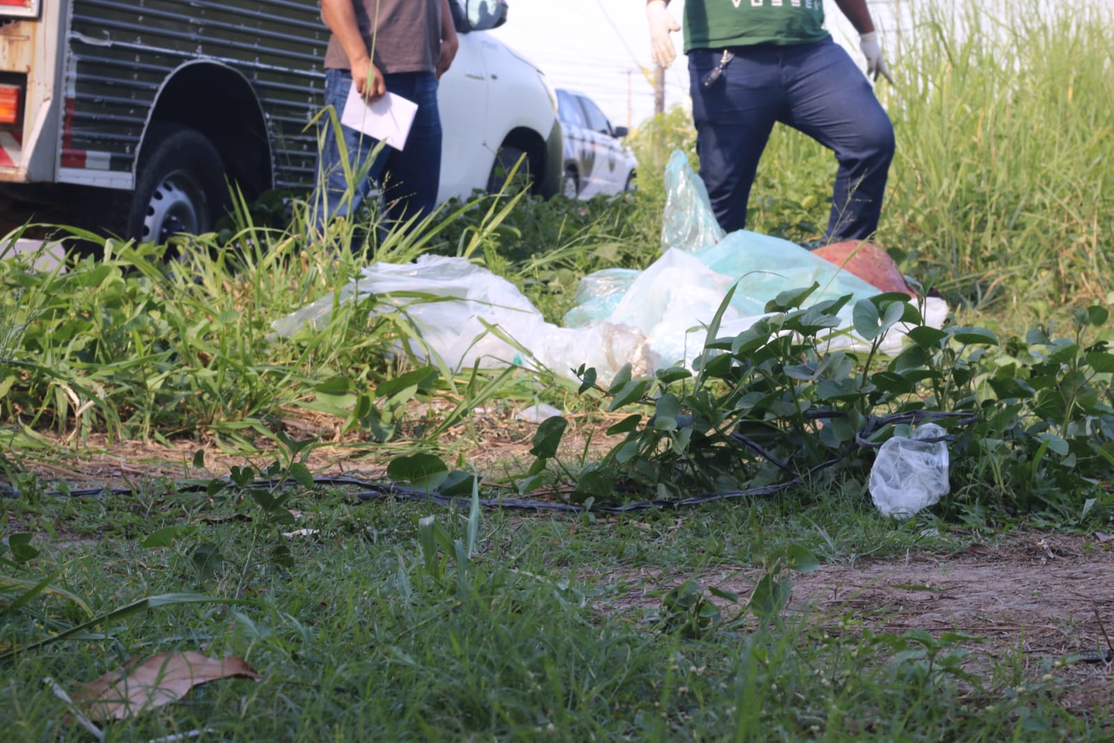 Corpo é encontrado dentro de lonas e com mãos amarradas em Manaus