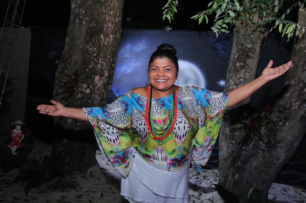 Marcia Siqueira movimenta sábado em Manaus com muito samba