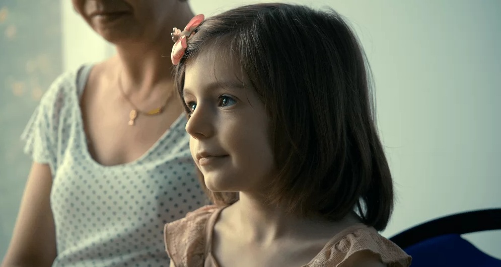 ‘King Kong en Asuncion’ e ‘Pequena Garota’ são as estreias desta quinta no Cine Casarão