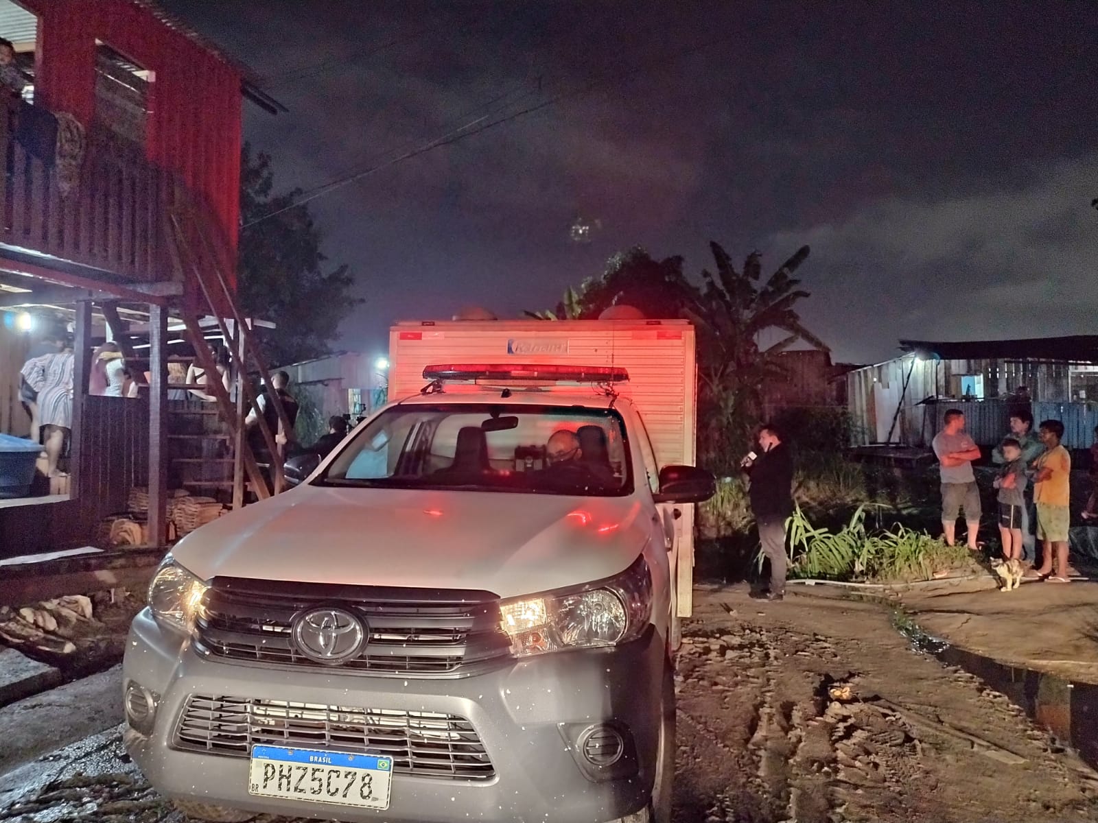 Jovem tem cabeça estourada a tiros em rip-rap de Manaus