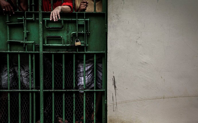 Justiça manda interditar carceragem no Iranduba e transferir presos para Manaus