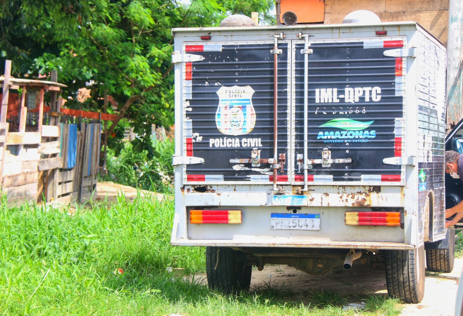 Peixeiro executado na casa de amigo em Manaus levou mais de 20 tiros 