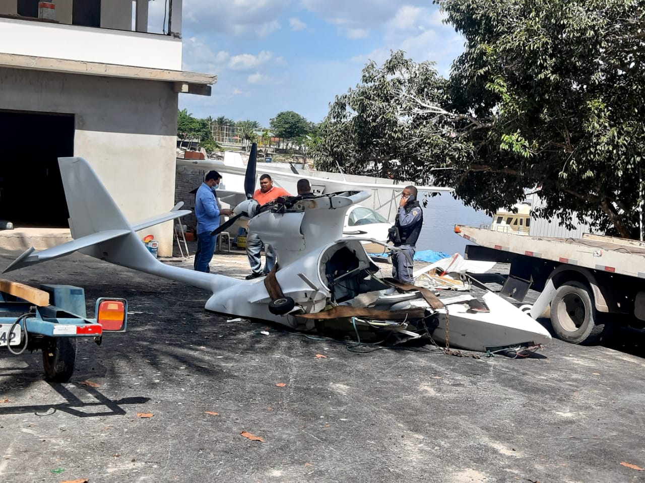 Piloto de aeronave que caiu no Rio Negro fugiu do local após ser resgatado