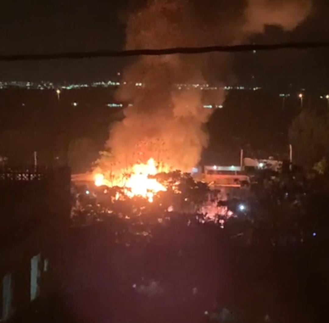 Vídeo: Casas viram cinzas após incêndio de grandes proporções no Cacau Pirêra