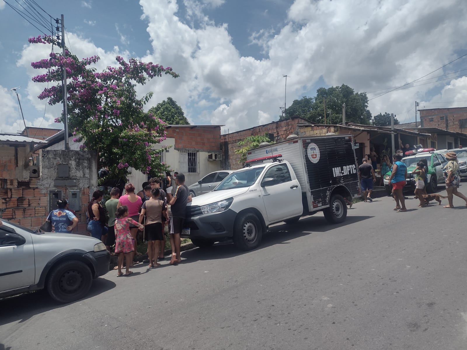 Mulher é achada morta dentro de casa em Manaus; Corpo estava em decomposição