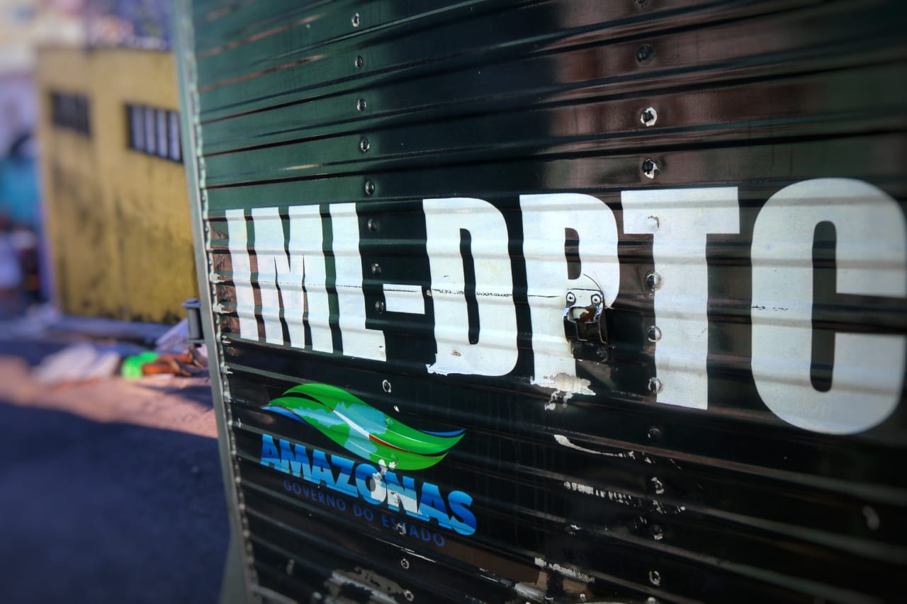 Adolescente é morto a tiros em plena luz do dia em Manaus