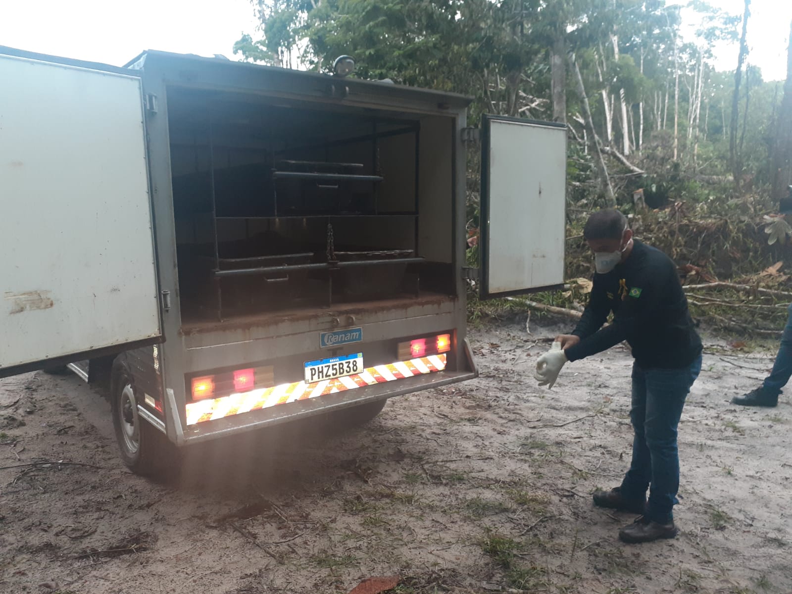 Homem é executado com tiros na cabeça em ramal de Manaus