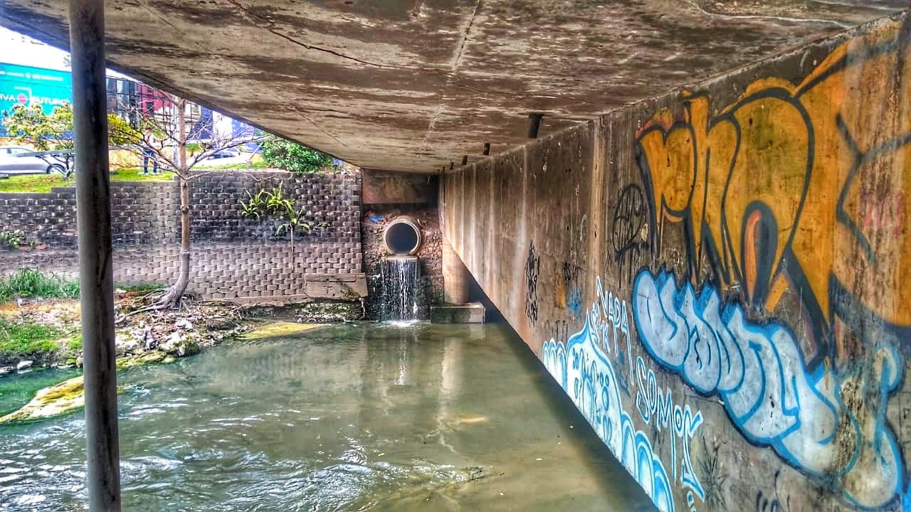 Corpo é encontrado debaixo de ponte na avenida Djalma Batista, em Manaus