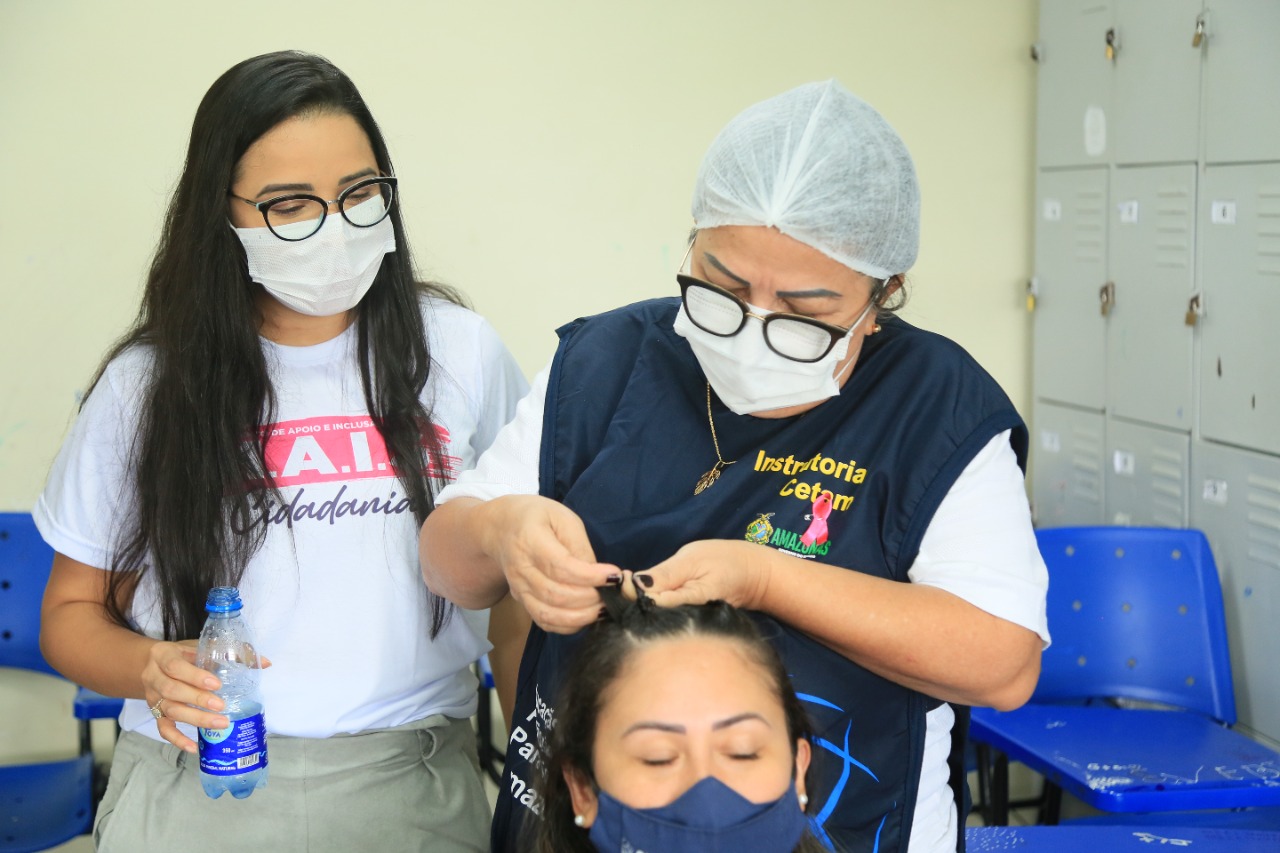 Com presença da deputada Mayara, projeto atende quase 2 mil pessoas em Manaus
