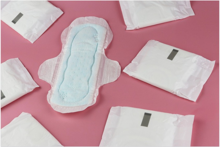 Bolsonaro veta distribuição gratuita de absorventes