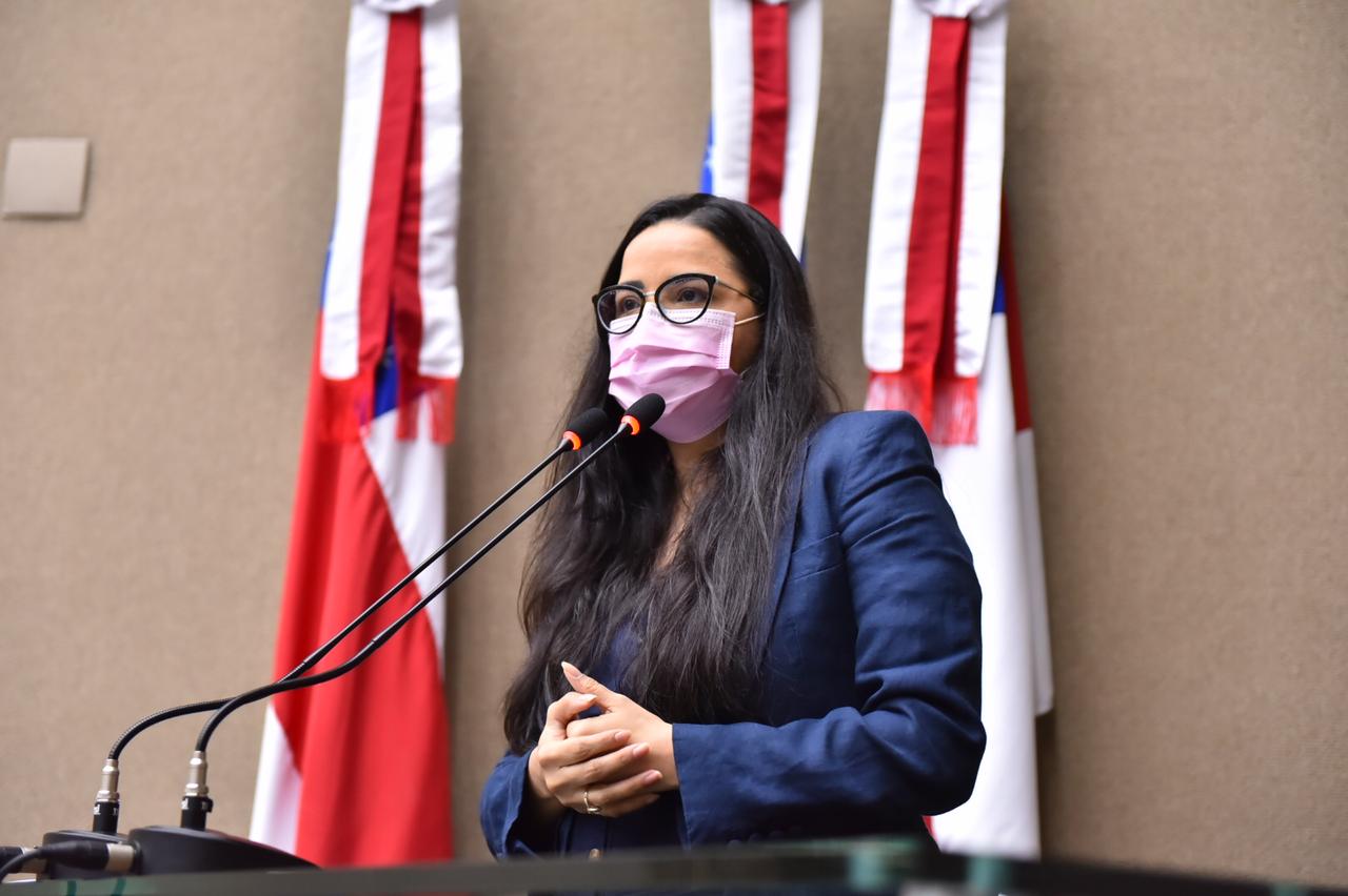 PL prevê multa para quem praticar racismo e homofobia em estádios no Amazonas