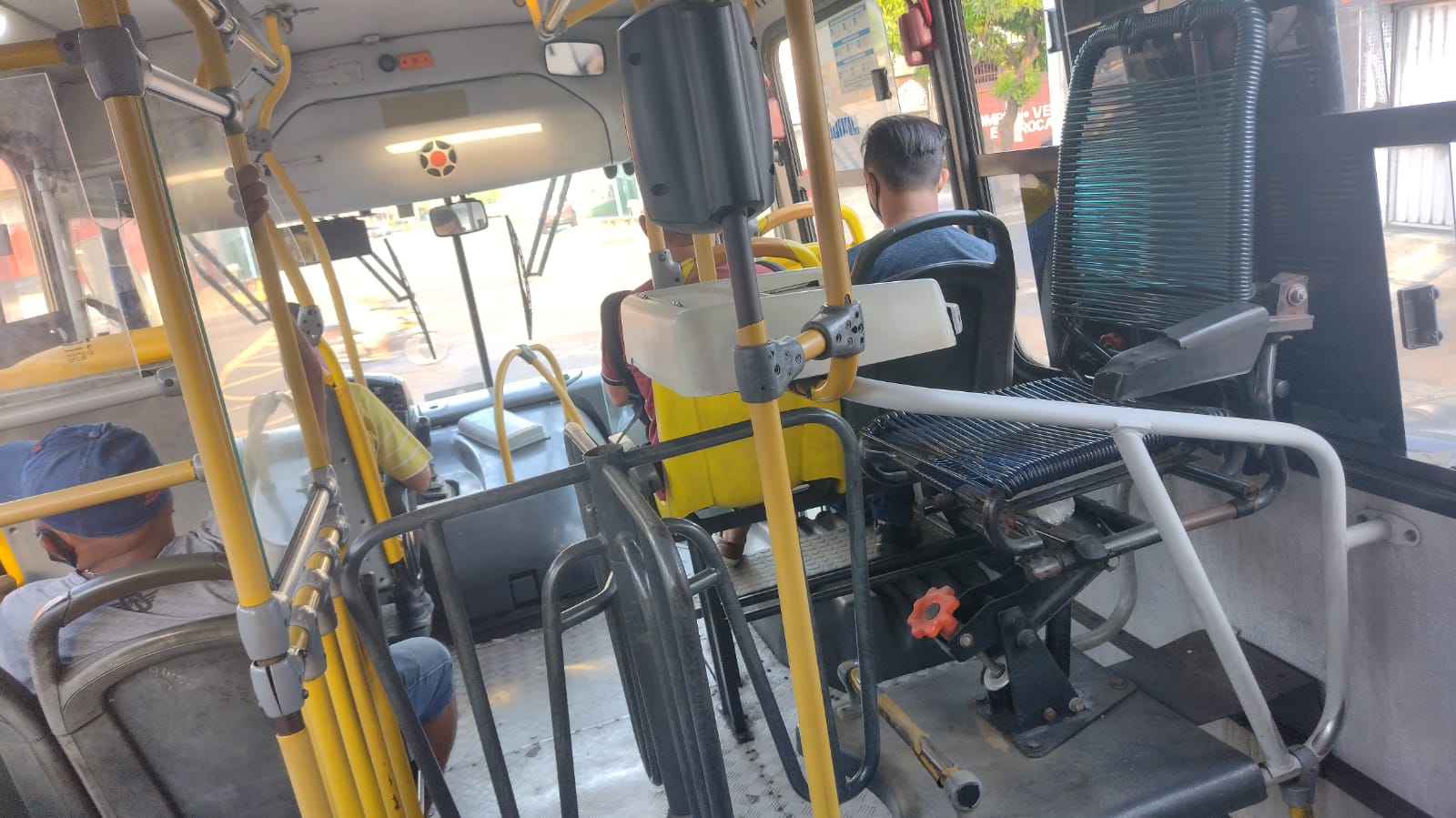 Transporte coletivo fica sem cobradores neste feriado em Manaus