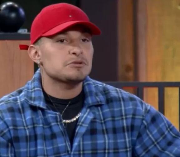 MC Gui ganha poder e muda rumo da roça em A Fazenda