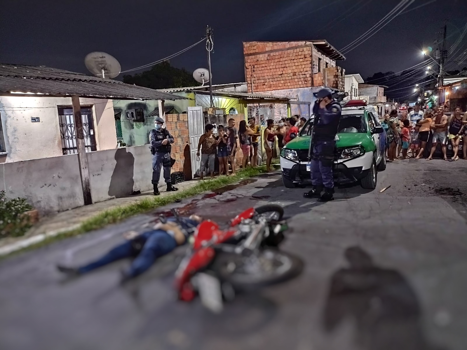 Homem é morto e comparsa espancado após arrastão em bairros de Manaus