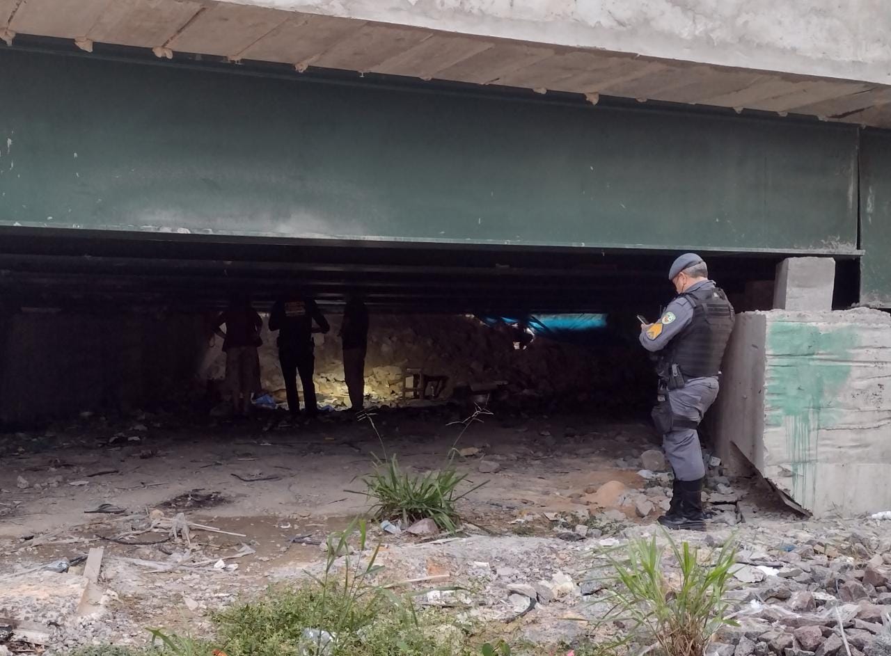 Homem é encontrado morto embaixo de ponte em Manaus