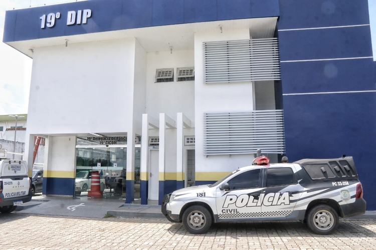 Mulher suspeita de estelionato é presa tentando aplicar golpe de R$ 120 mil