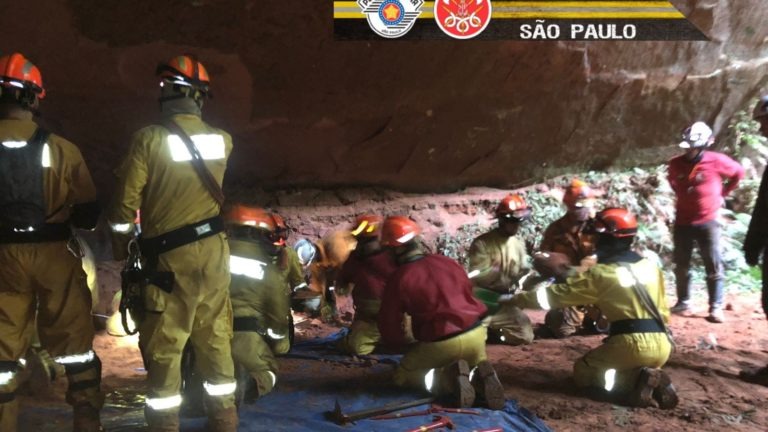 Nove pessoas seguem desaparecidas após desabamento em gruta