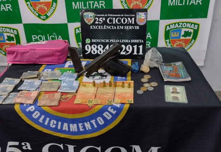 Com drogas, arma e munições, homem acaba preso em comunidade de Manaus