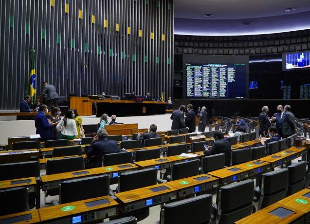 Câmara conclui votação da PEC dos Precatórios em primeiro turno