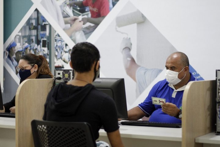 Sine Manaus divulga mais de 170 vagas de emprego nesta quinta