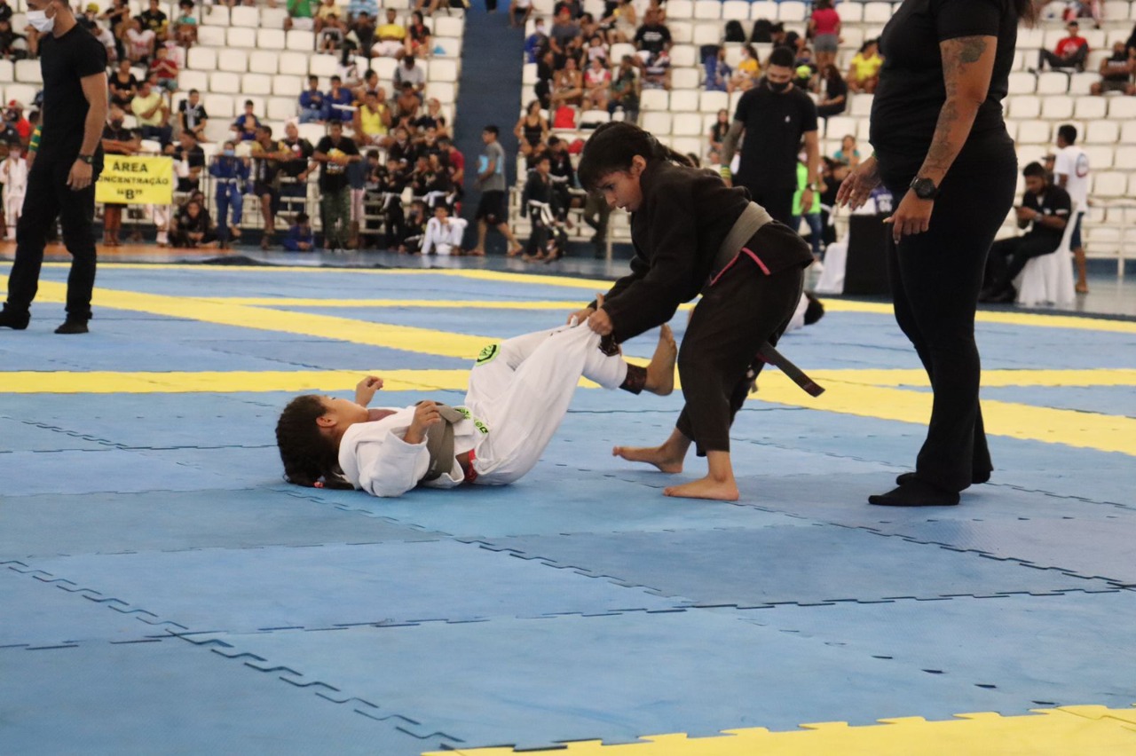 Irmãs indígenas conquistam ouro no Amazon Gran Slam Jiu-jitsu