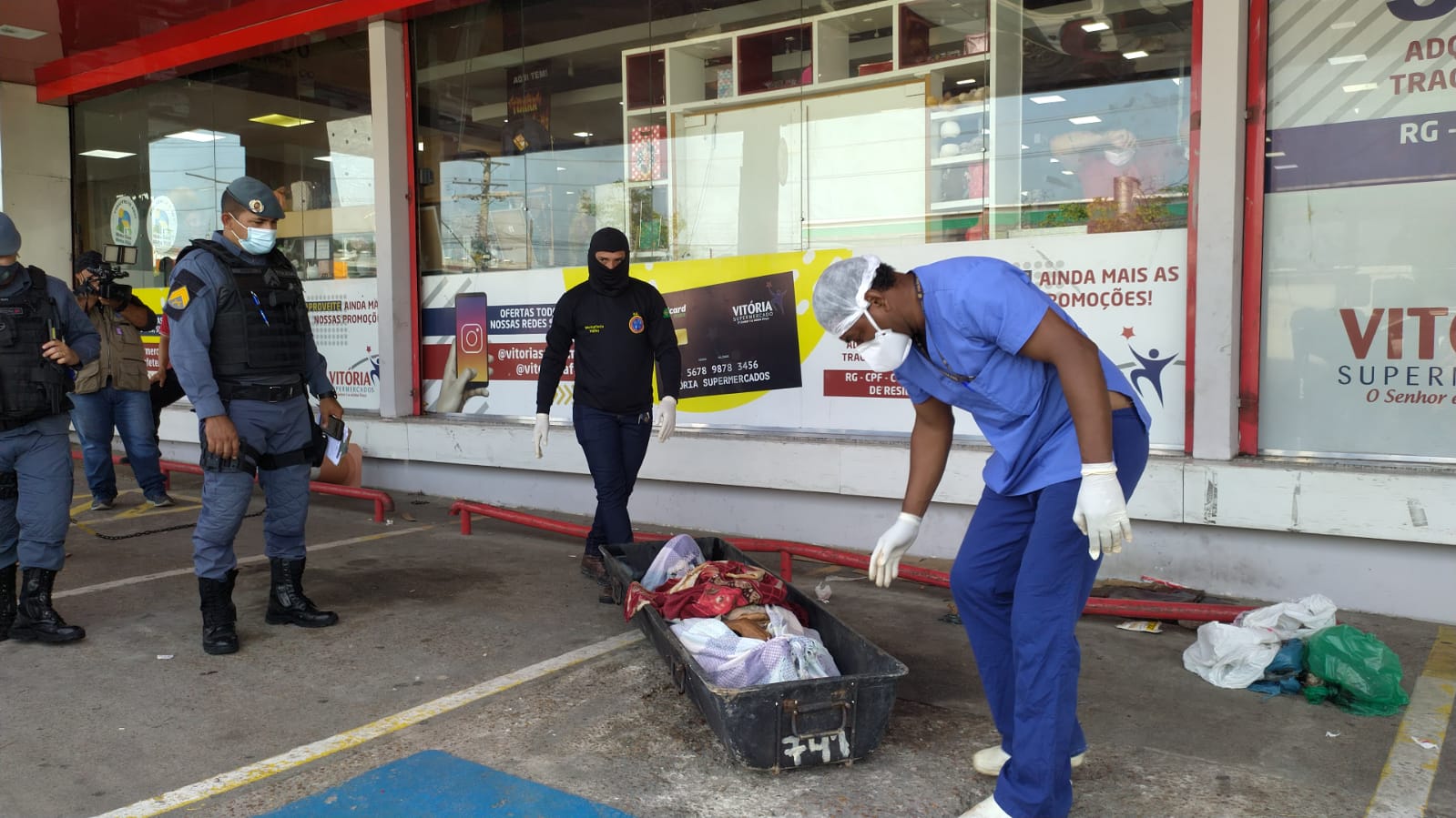 Morador de rua é morto com pedrada na cabeça enquanto dormia em Manaus