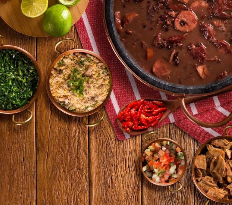 Feijoada beneficente arrecada recursos para tratamento de jovem com câncer em Manaus