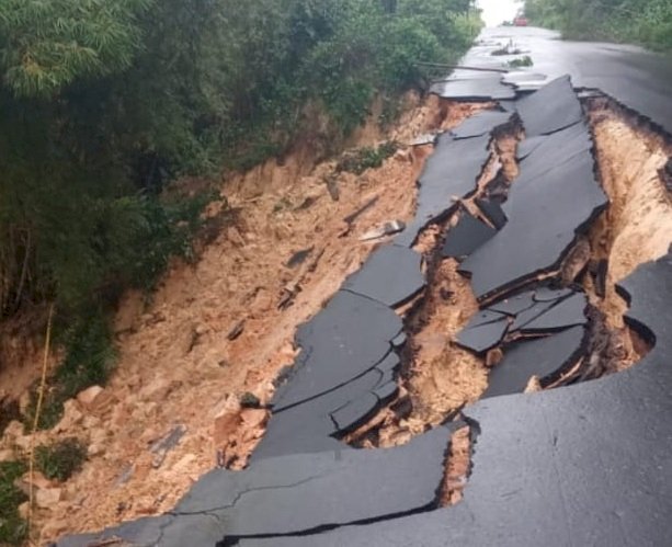 AM-010 está entre as 10 piores do país no ranking da Confederação Nacional de Transporte