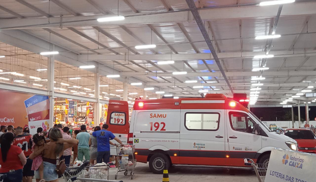 Idoso passa mal e morre em estacionamento de supermercado em Manaus