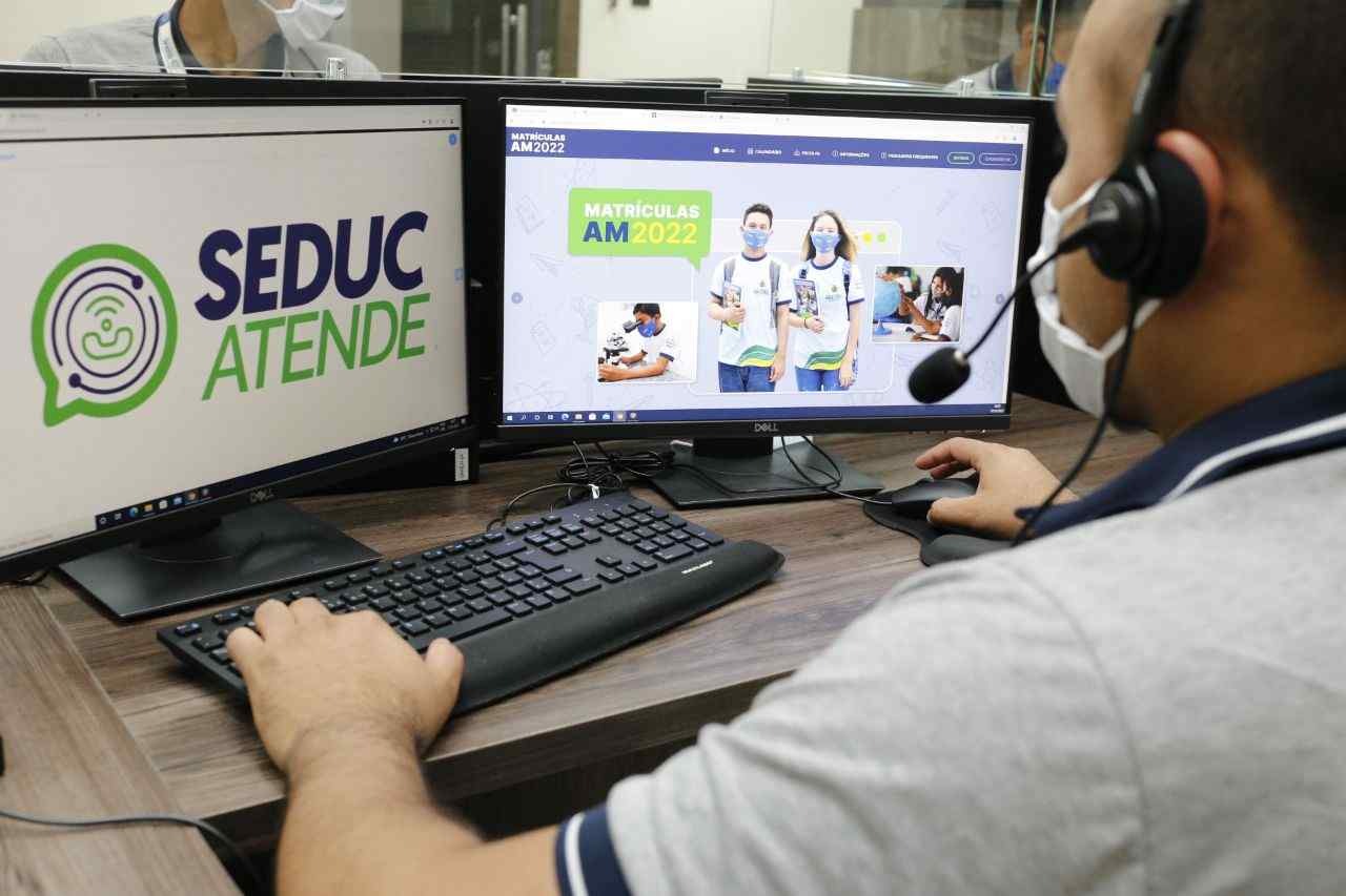 Central telefônica está disponível para tirar dúvidas sobre matrículas no Amazonas