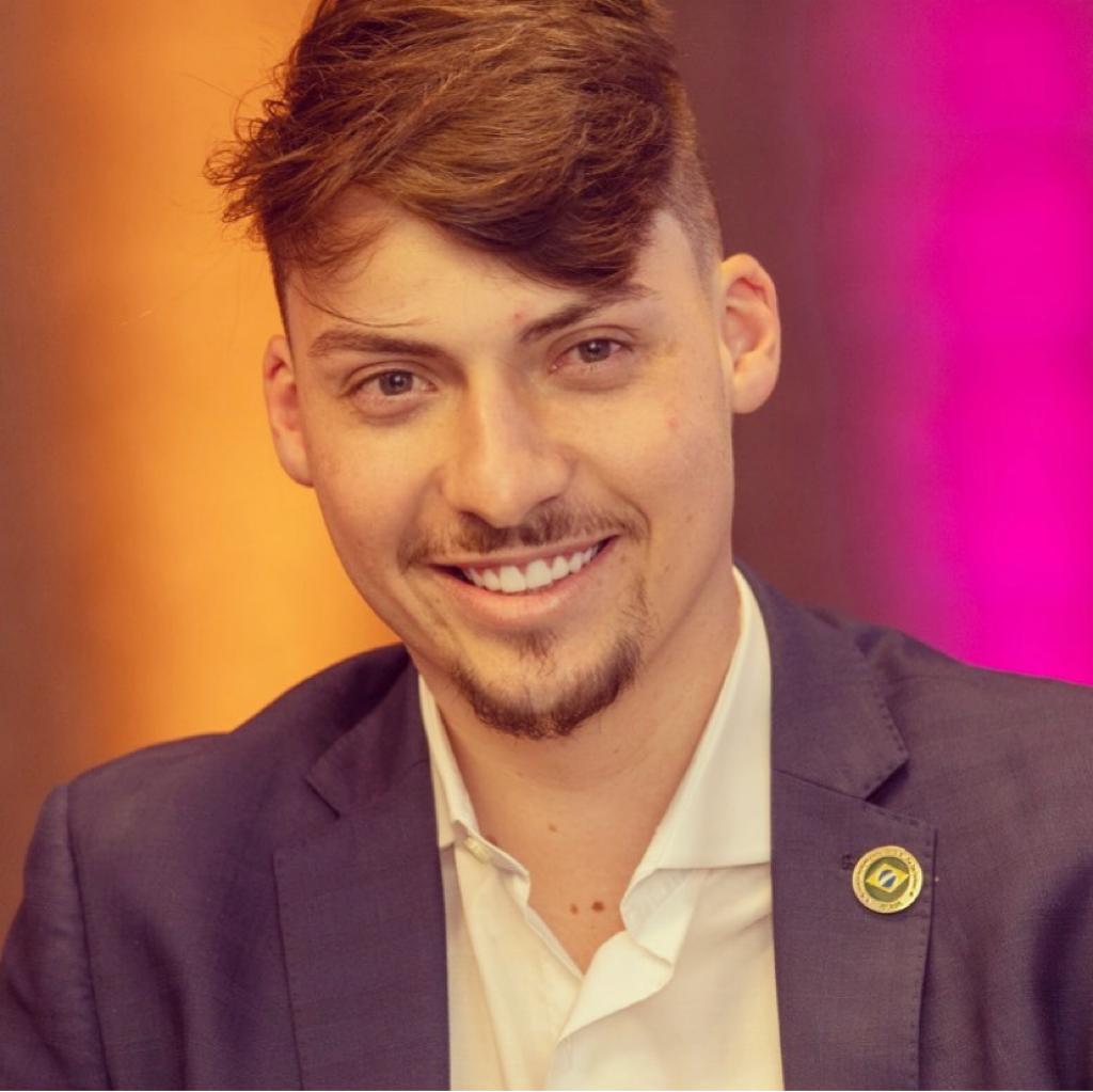 Renan Bolsonaro falta a depoimento na PF sobre suposto tráfico de influência