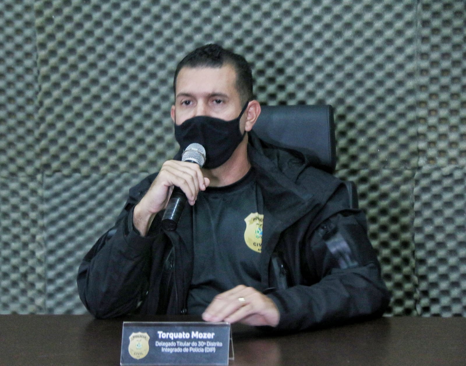 Idoso é preso após ser flagrado estuprando enteado deficiente em Manaus; vítima tem 24 anos