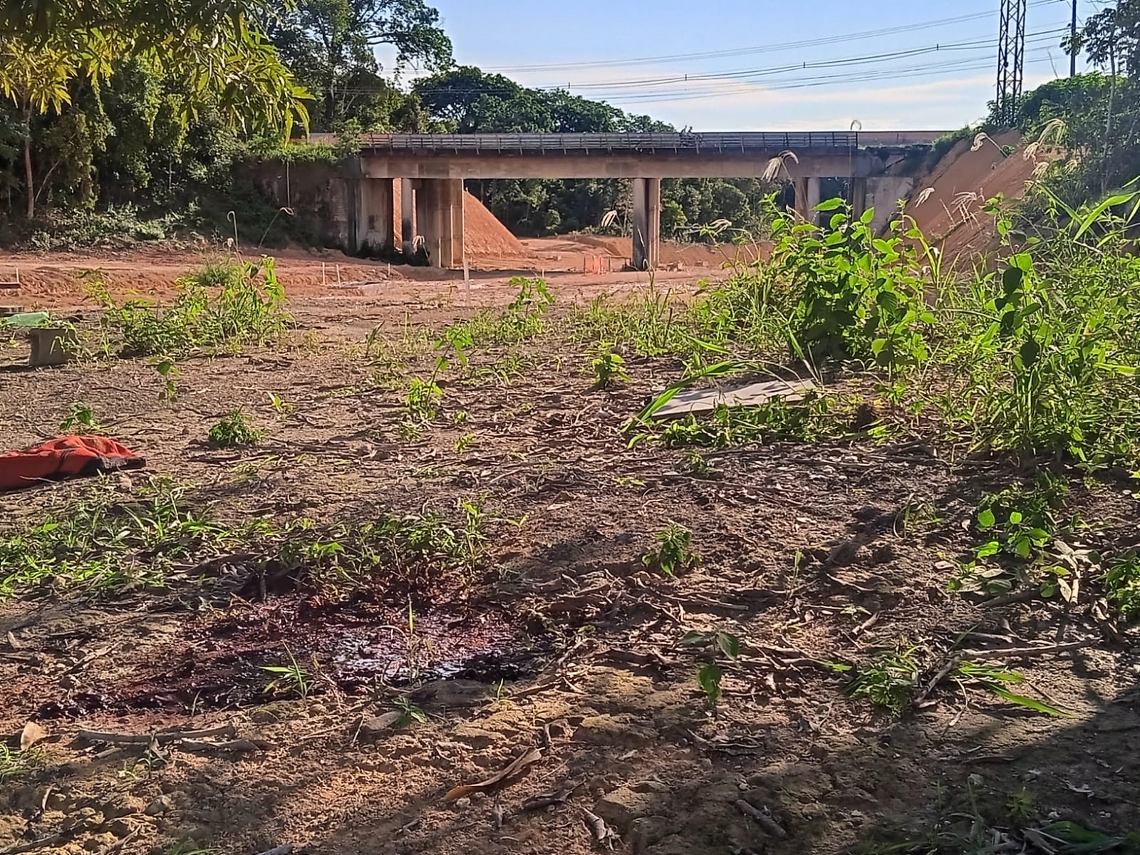 Corpo de homem é encontrado amordaçado e amarrado em obra em Manaus 