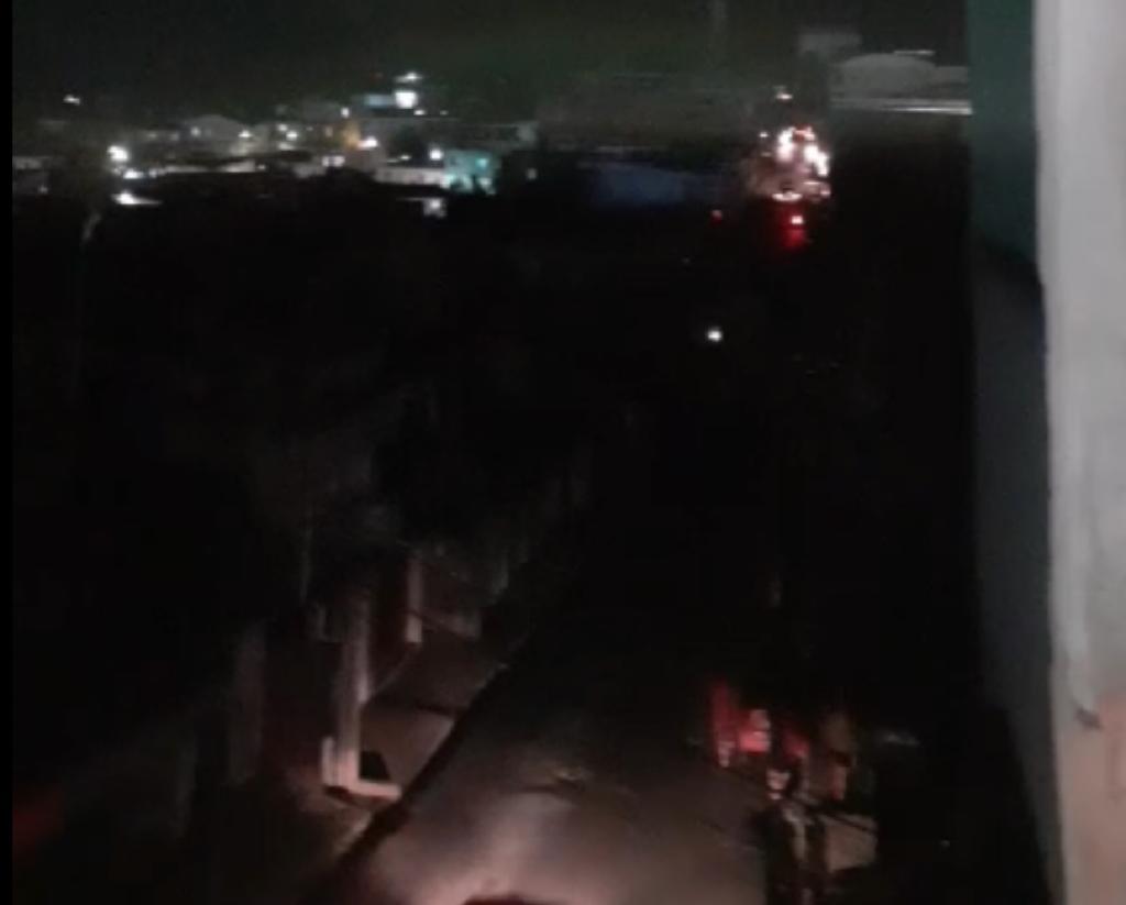 Um dia após temporal, bairros de Manaus sofrem com falta de energia