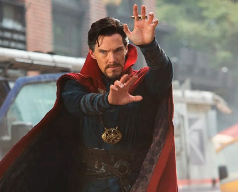 Sinopse de Doutor Estranho revela que mago é o novo líder dos Vingadores