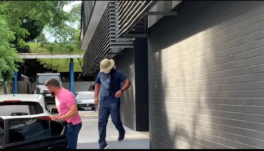 Vídeo: Cabo da PM suspeito de matar sargento em briga é liberado após depoimento em Manaus