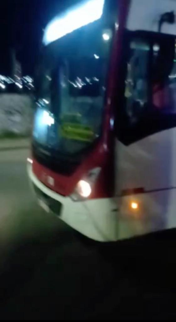 Passageiros gritam por socorro e polícia impede assalto a ônibus da linha 600 em Manaus