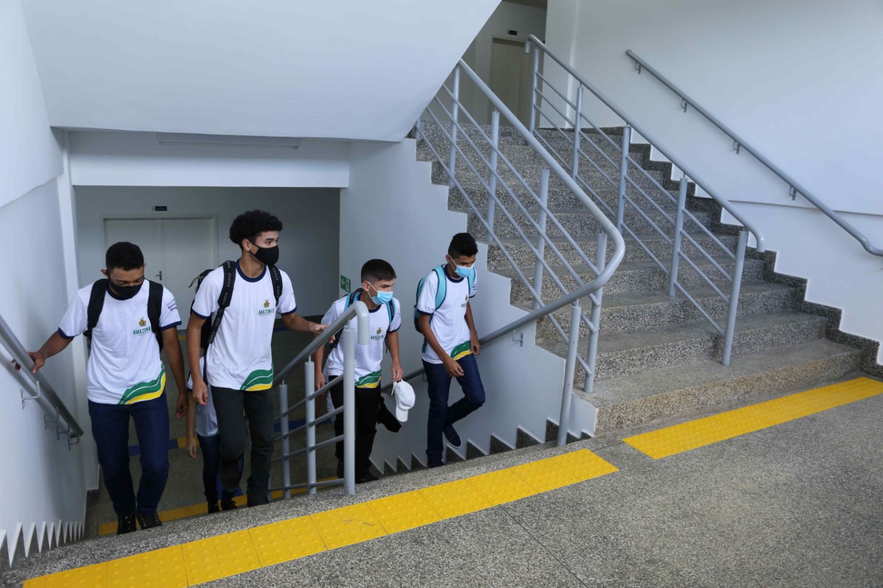 Transferências de alunos da rede estadual começam nesta quarta-feira em Manaus