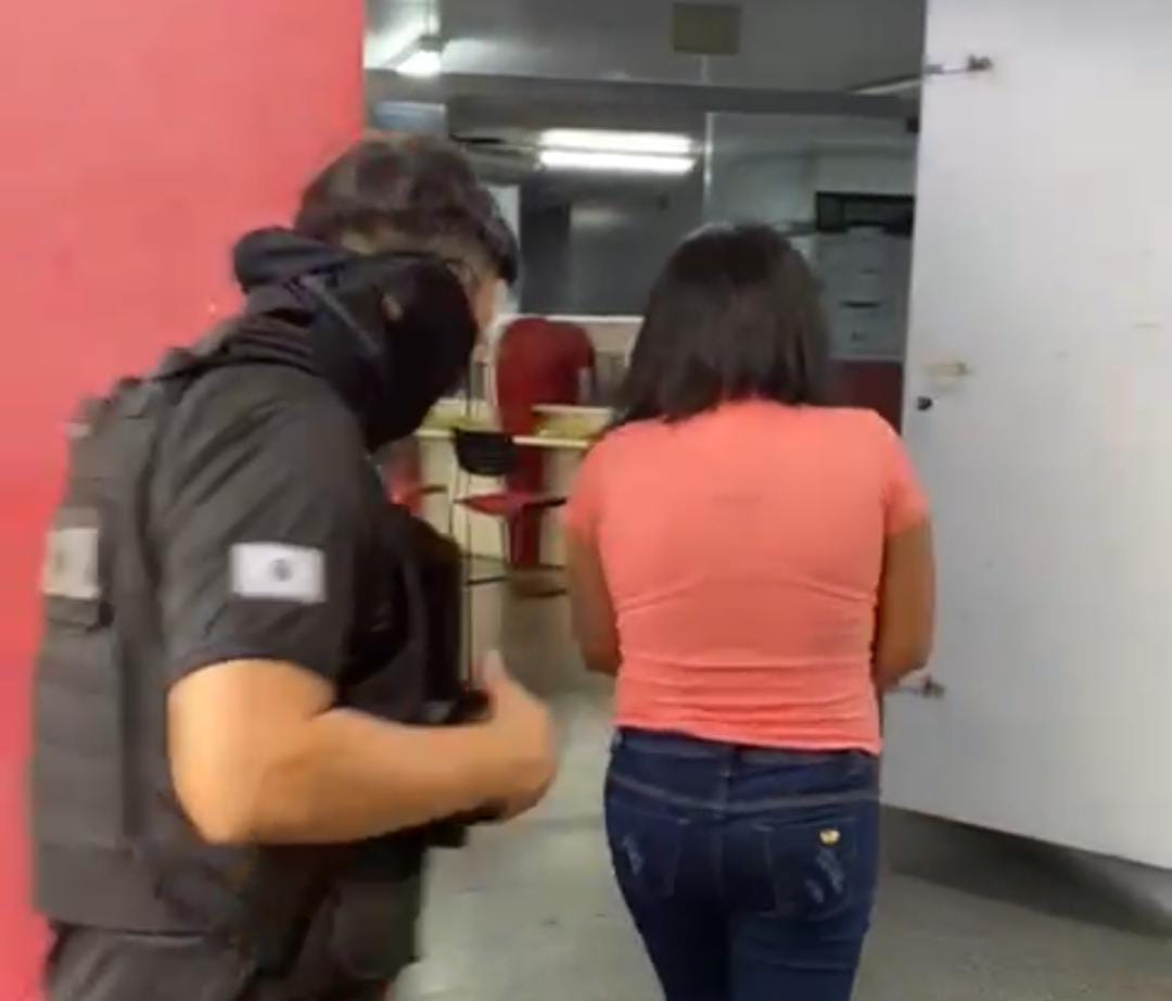 Mulher que fingia ser motorista de App é presa suspeita de assaltos em Manaus