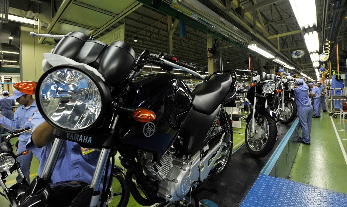Zona Franca de Manaus deixou de produzir 100 mil motos na 2ª onda de Covid-19 em 2021, diz Abraciclo