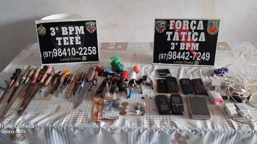 Polícia encontra armas, drogas e celulares em revista em presídio no Amazonas