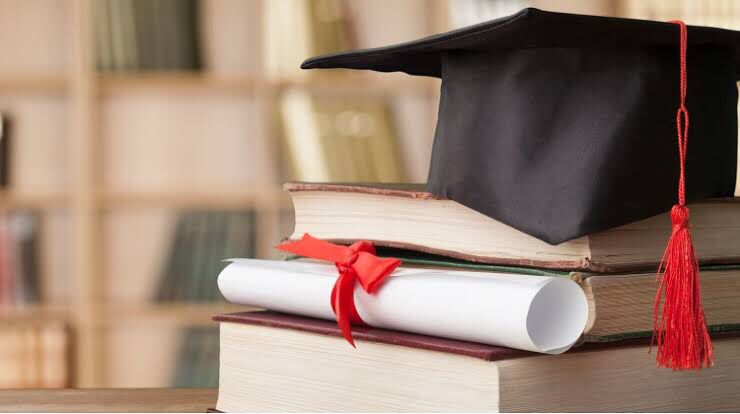 Fametro pagará por erro que impediu acadêmica de colar grau e receber diploma