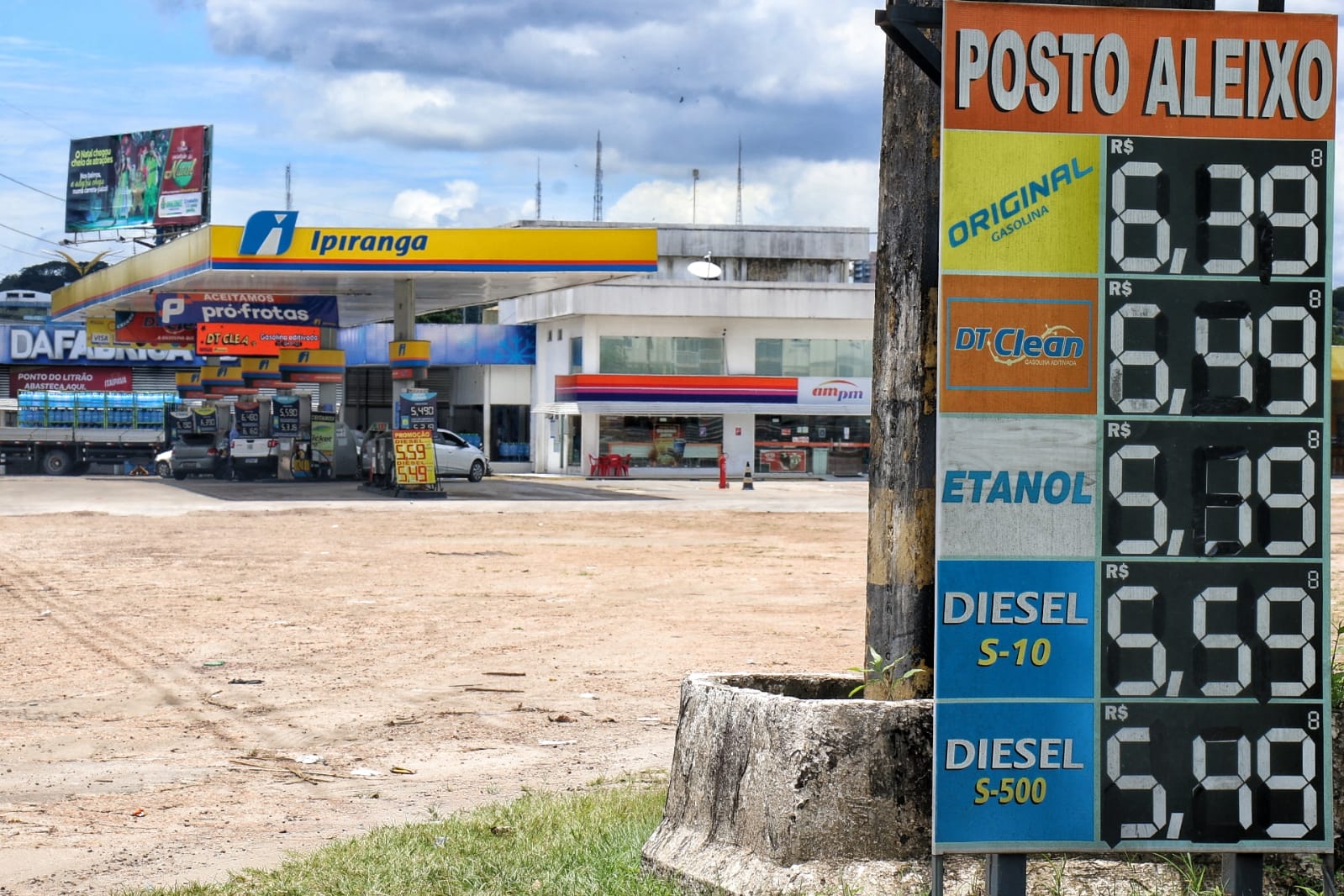 Preço da gasolina tem baixa e chega a R$ 6,39 em alguns postos de Manaus