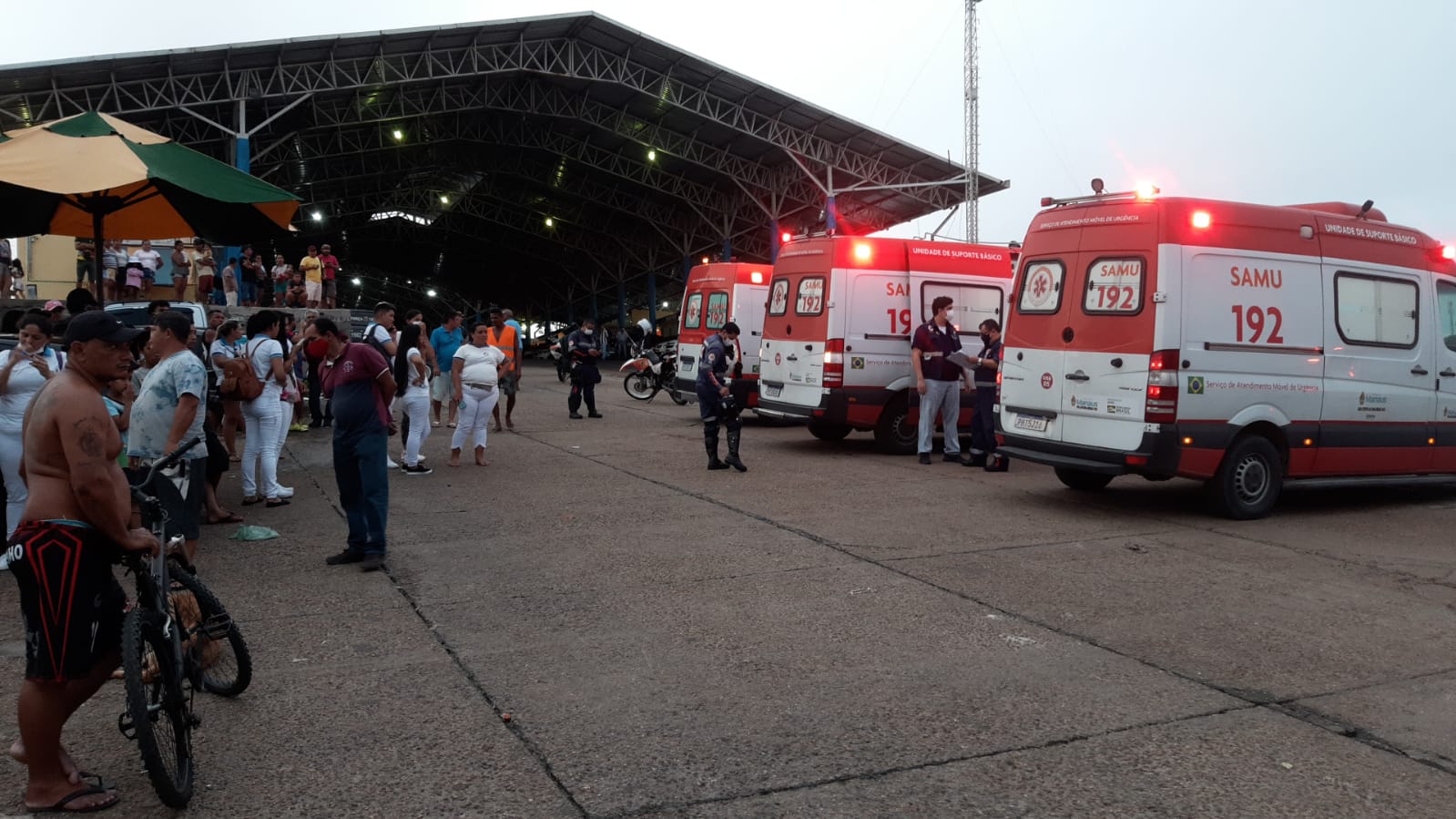 Morre técnica de enfermagem que caiu de micro-ônibus em movimento na Ceasa
