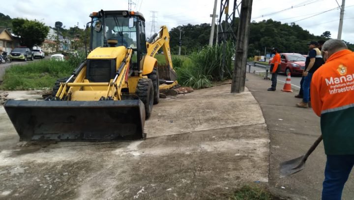 Cultura da ocupação das calçadas em Manaus resiste mesmo com aumento de fiscalização